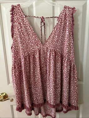 Umgee Sleeveless Mauve Dot Print V-Neck Swing Top